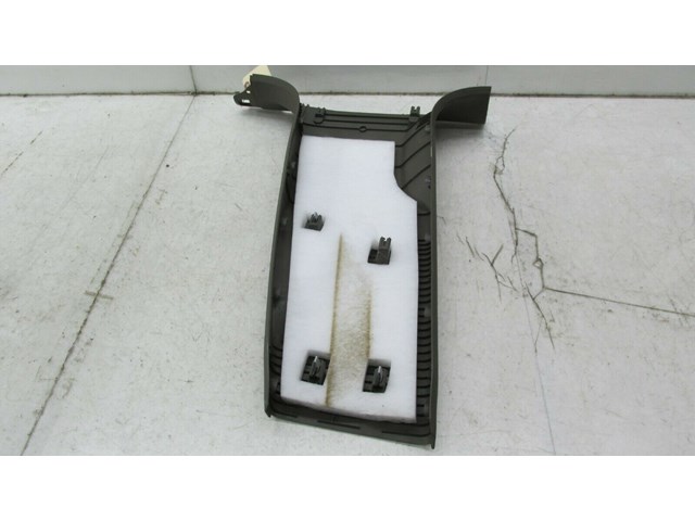 2009-2012 AUDI Q5 8R OEM RIGHT PASSENGER SIDE LOWER B PILLAR TRIM 