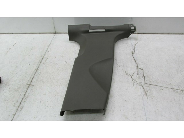 2009-2012 AUDI Q5 8R OEM RIGHT PASSENGER SIDE LOWER B PILLAR TRIM 