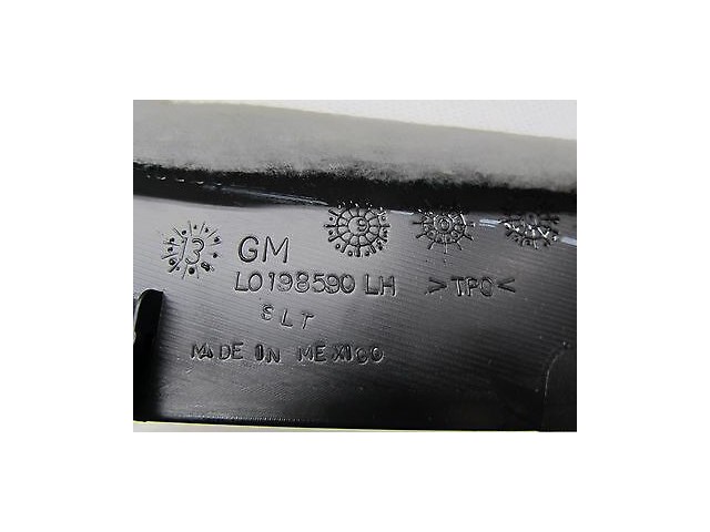 2013-2016 CADILLAC SRX OEM LEFT DRIVER SIDE LOWER B PILLAR TRIM COVER 