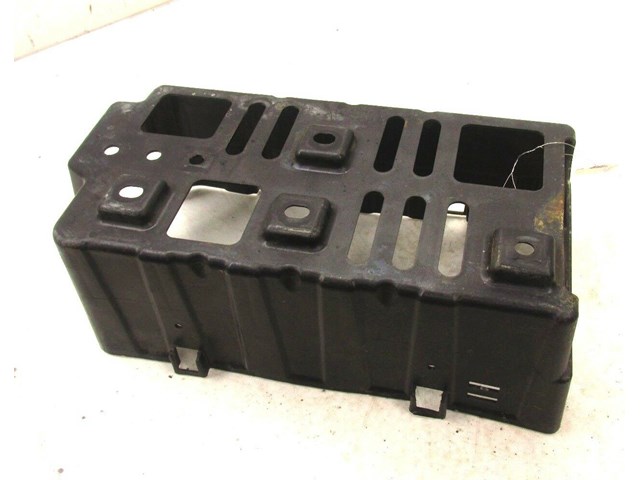 2007-2015 NISSAN XTERRA OEM RIGHT FRONT PASSENGER SIDE BATTERY TRAY