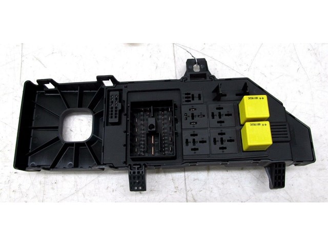  2004-2011 SAAB 9-3 OEM LEFT FRONT DRIVER SIDE RELAY JUNCTION FUSE BOX 