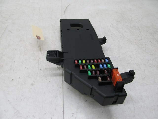  2004-2011 SAAB 9-3 OEM LEFT FRONT DRIVER SIDE RELAY JUNCTION FUSE BOX 