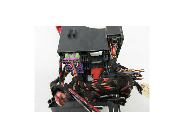 2004-2006 AUDI A8 L QUATTRO D3 OEM LEFT FRONT RELAY JUNCTION FUSE BOX W/ BRACKET