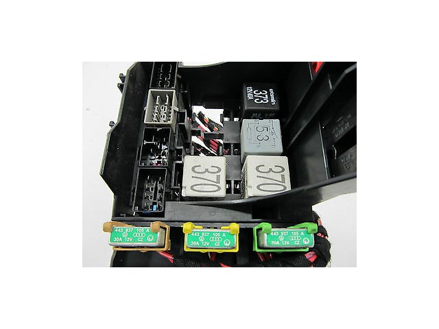 2004-2006 AUDI A8 L QUATTRO D3 OEM LEFT FRONT RELAY JUNCTION FUSE BOX W/ BRACKET