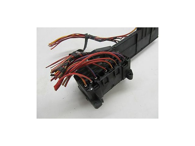 2004-2005 BMW 525i 530i E60 OEM RIGHT FRONT KNEE PANEL FUSE BOX RELAY MODULE