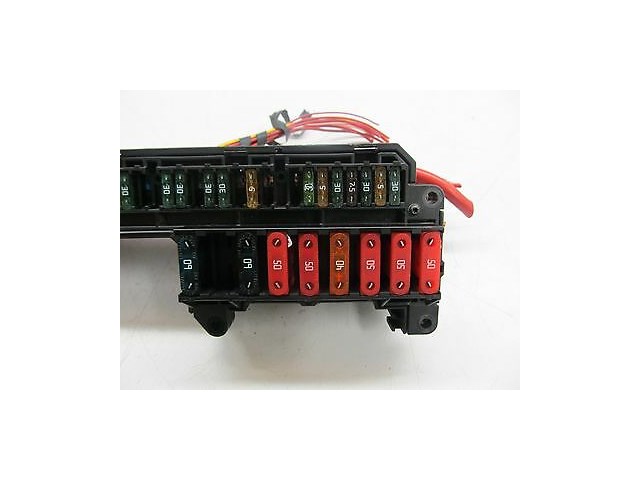 2004-2005 BMW 525i 530i E60 OEM RIGHT FRONT KNEE PANEL FUSE BOX RELAY MODULE