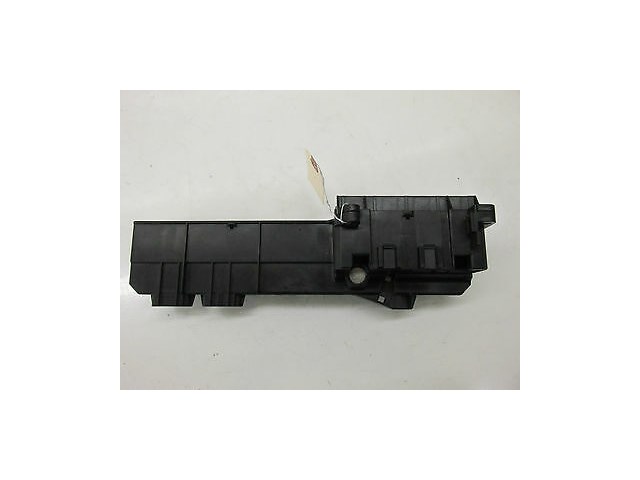 2006-2010 BMW M6 E63 OEM RIGHT FRONT UNDER DASH KNEE PANEL RELAY FUSE BOX