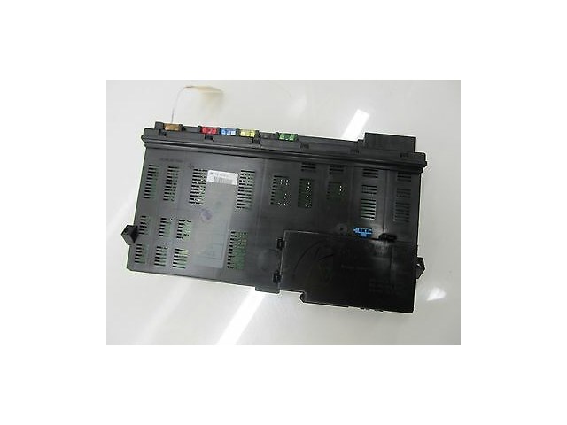 2001-2003 BMW X5 4.4L E53 OEM RIGHT FRONT INTERIOR RELAY FUSE BOX 8384525