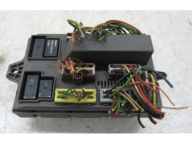 2003-2004 LAND ROVER DISCOVERY OEM LEFT FRONT DASH FUSE BOX RELAY 