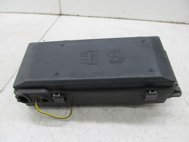 2003-2004 LAND ROVER DISCOVERY OEM ENGINE BAY FUSE BOX JUNCTION RELAY 