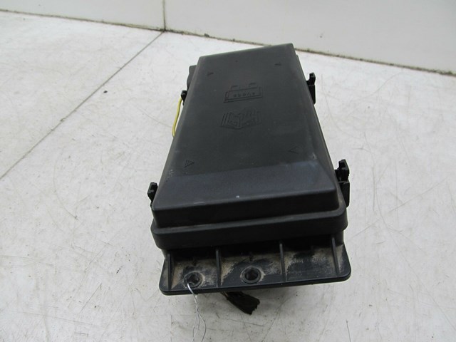 2003-2004 LAND ROVER DISCOVERY OEM ENGINE BAY FUSE BOX JUNCTION RELAY 
