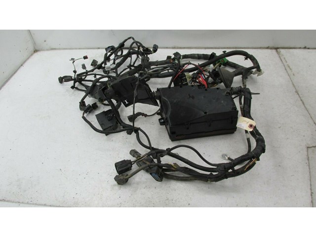 2016-2018 FORD FOCUS ST OEM ENGINE BAY AREA WIRING HARNESS WITH FUSE BOX 