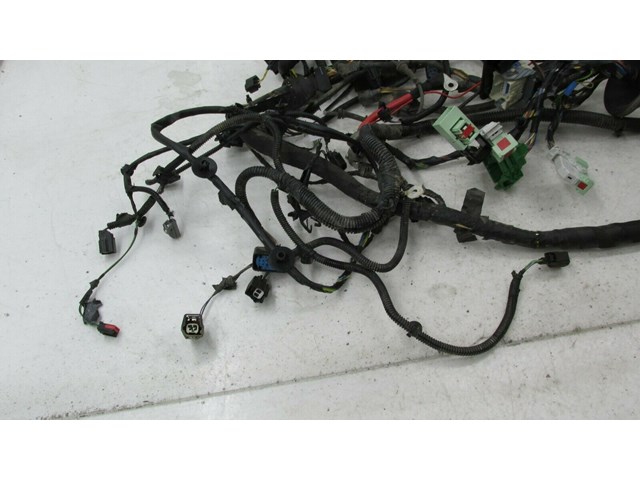 2016-2018 FORD FOCUS ST OEM ENGINE BAY AREA WIRING HARNESS WITH FUSE BOX 