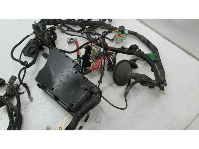 2016-2018 FORD FOCUS ST OEM ENGINE BAY AREA WIRING HARNESS WITH FUSE BOX 