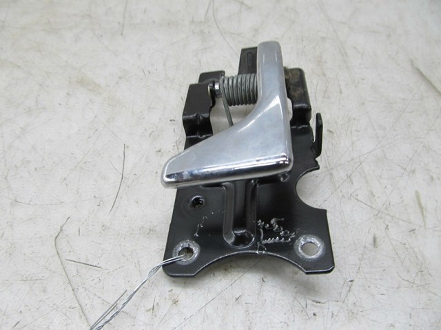 2003-2004 LAND ROVER DISCOVERY OEM RIGHT REAR INTERIOR DOOR HANDLE LEVER 