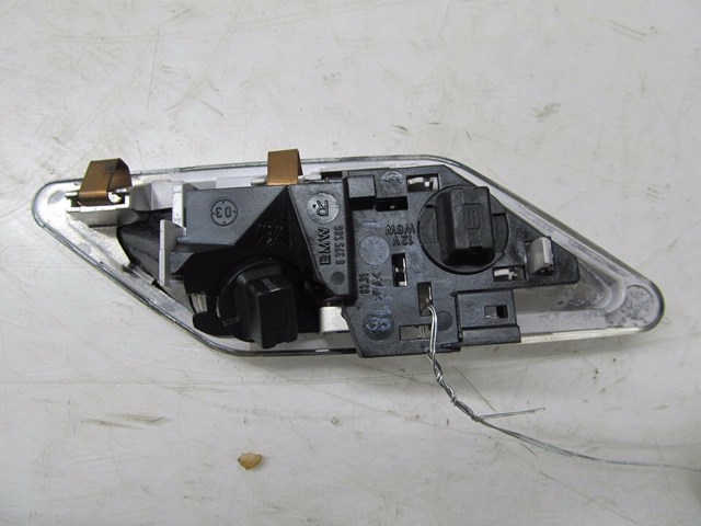 2002-2006 BMW M3 E46 COUPE OEM RIGHT REAR C PILLAR INTERIOR DOME LIGHT 8375586