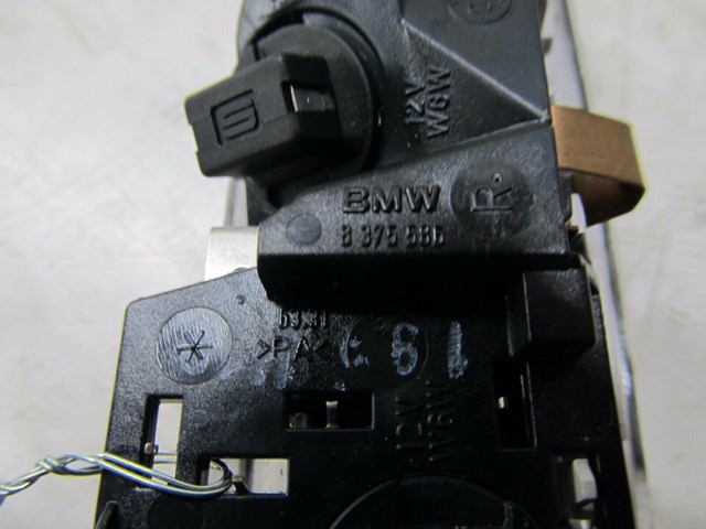 2002-2006 BMW M3 E46 COUPE OEM RIGHT REAR C PILLAR INTERIOR DOME LIGHT 8375586