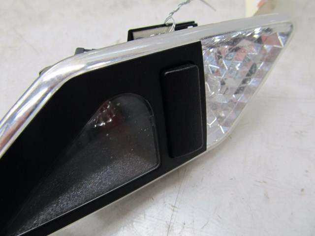2002-2006 BMW M3 E46 COUPE OEM RIGHT REAR C PILLAR INTERIOR DOME LIGHT 8375586