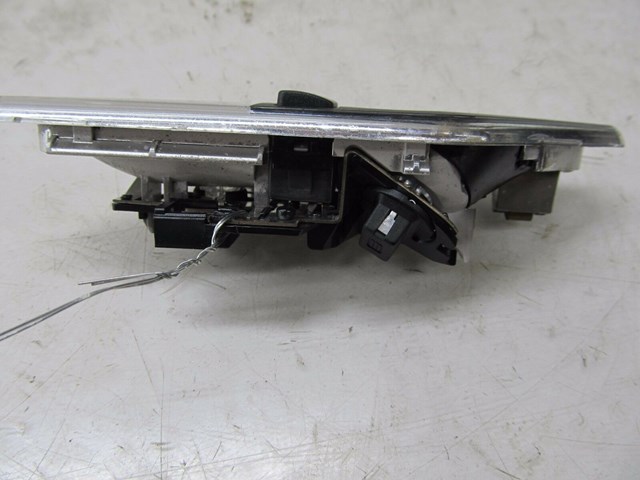 2002-2006 BMW M3 E46 COUPE OEM RIGHT REAR C PILLAR INTERIOR DOME LIGHT 8375586