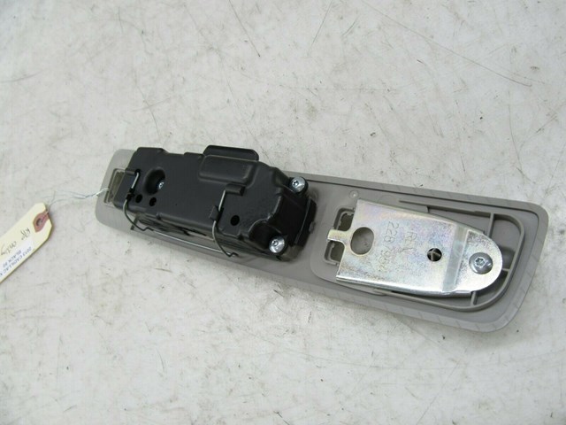 2013-2017 CADILLAC XTS OEM RIGHT REAR PASSENGER SIDE DOME LIGHT 22876433