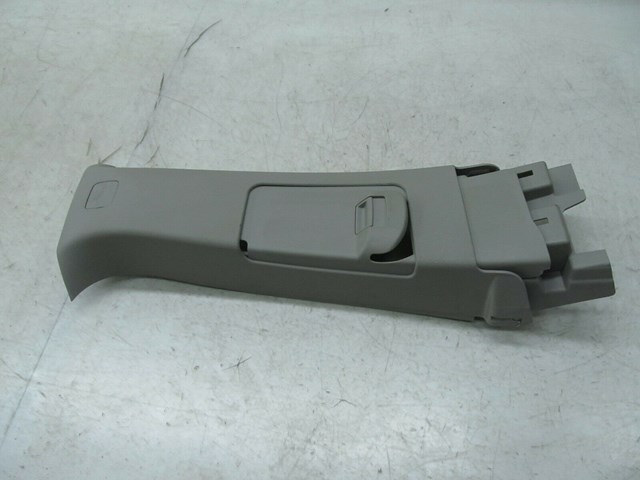 2013-2017 CHEVY TRAVERSE OEM RIGHT SIDE B PILLAR TRIM COVER 