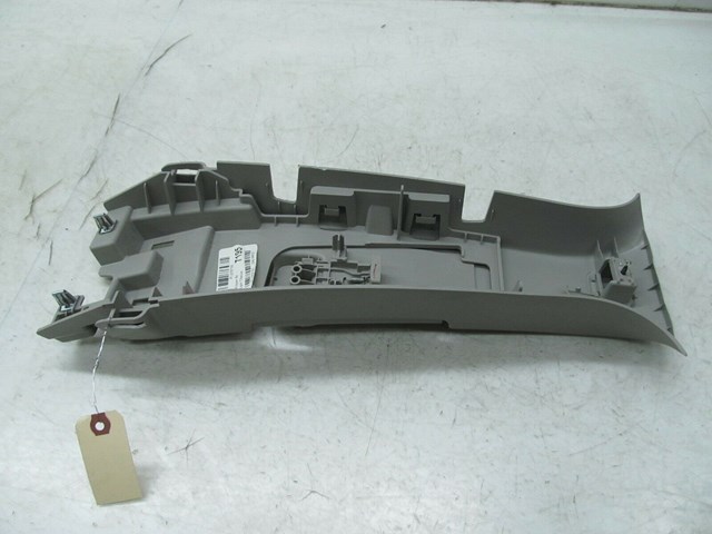 2013-2017 CHEVY TRAVERSE OEM RIGHT SIDE B PILLAR TRIM COVER 