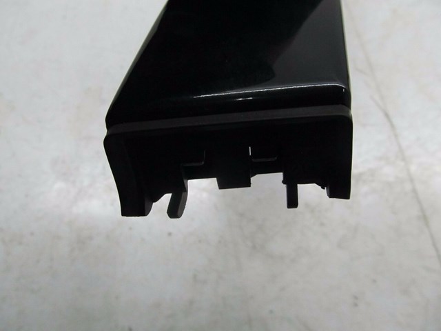 2004-2007 VOLKSWAGEN TOUAREG OEM LEFT DRIVER EXTERIOR B PILLAR TRIM COVER