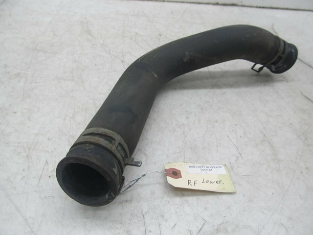 2003-2007 CHEVY SILVERADO OEM RIGHT FRONT LOWER RADIATOR HOSE PIPE