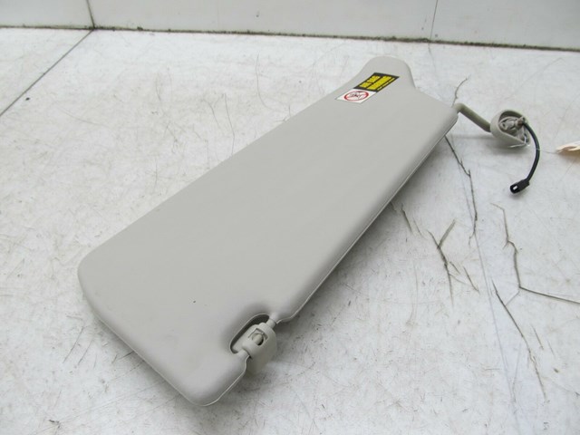 2003-2004 LAND ROVER DISCOVERY OEM RIGHT FRONT SUN VISOR SHADE COVER 