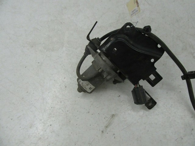 2013-2017 CADILLAC XTS OEM RIGHT FRONT PASS SIDE POWER BRAKE BOOSTER VACUUM PUMP