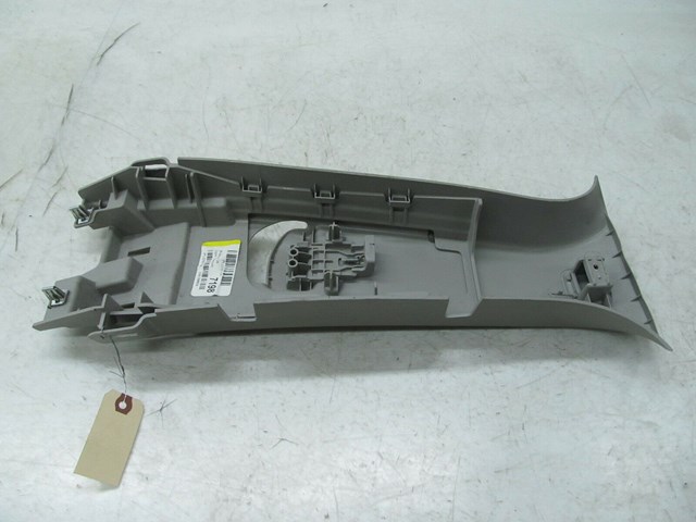  2013-2017 CHEVY TRAVERSE OEM LEFT SIDE B PILLAR TRIM COVER 