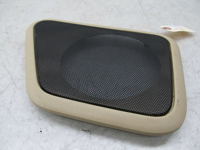2003-2004 LAND ROVER DISCOVERY OEM LEFT REAR DOOR SPEAKER GRILLE COVER