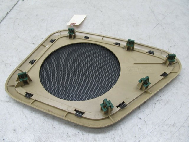 2003-2004 LAND ROVER DISCOVERY OEM LEFT REAR DOOR SPEAKER GRILLE COVER