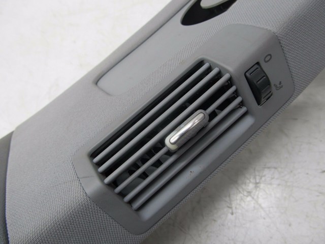 2004-2007 VOLKSWAGEN TOUAREG OEM RIGHT PASSENGER SIDE B PILLAR TRIM COVER PANEL