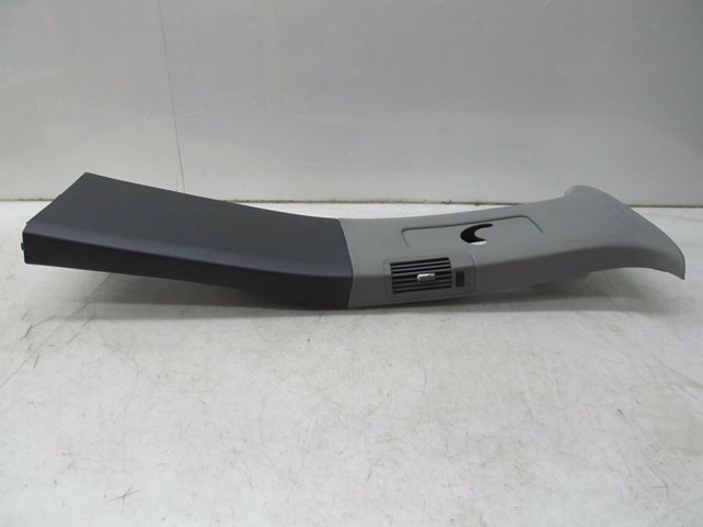 2004-2007 VOLKSWAGEN TOUAREG OEM RIGHT PASSENGER SIDE B PILLAR TRIM COVER PANEL