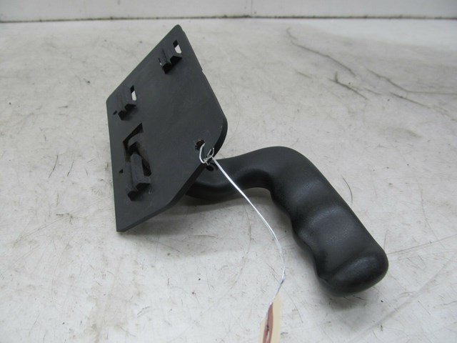 2003-2007 CHEVY SILVERADO OEM RIGHT FRONT DOOR INTERIOR DOOR HANDLE 