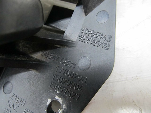 2003-2007 CHEVY SILVERADO OEM RIGHT FRONT DOOR INTERIOR DOOR HANDLE 