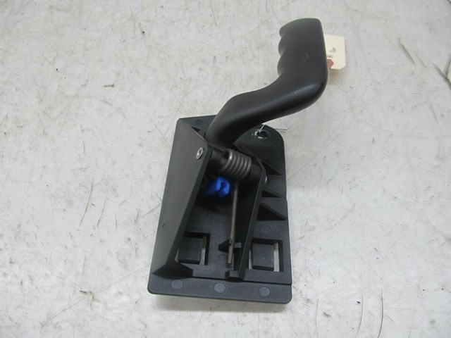 2003-2007 CHEVY SILVERADO OEM RIGHT FRONT DOOR INTERIOR DOOR HANDLE 