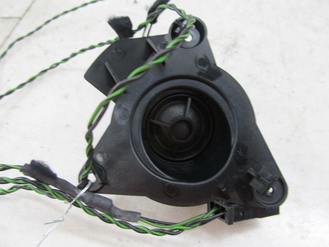 2000-2006 AUDI TT ROADSTER OEM RIGHT FRONT DOOR TWEETER SPEAKER 