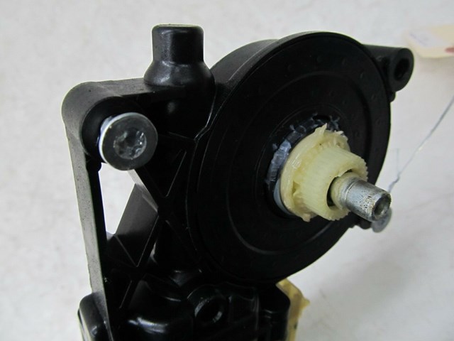  2013-2017 CHEVY TRAVERSE OEM RIGHT REAR PASSENGER DOOR WINDOW MOTOR