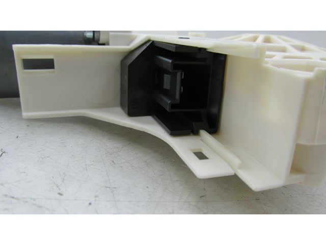 2009-2012 AUDI Q5 8R OEM LEFT REAR DOOR WINDOW MOTOR      