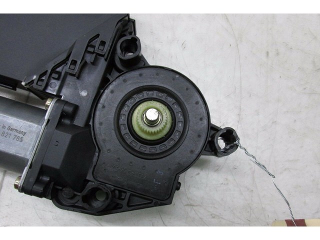 2004-2007 VOLKSWAGEN TOUAREG OEM REAR LEFT DRIVER SIDE DOOR POWER WINDOW MOTOR