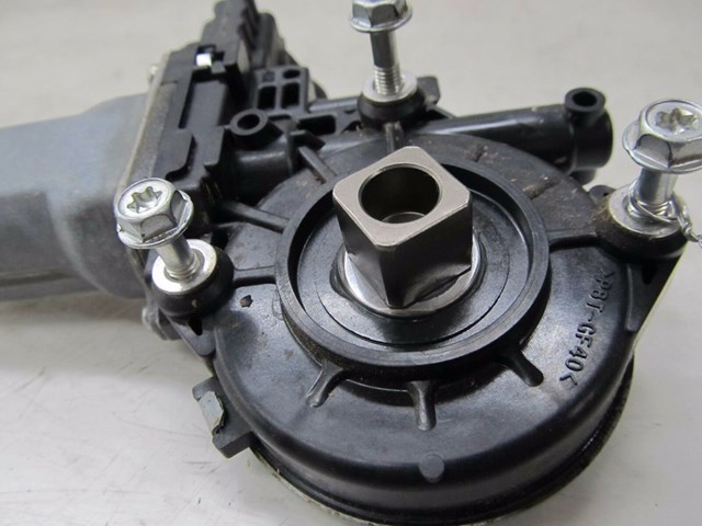 2014-2016 INFINITI Q50 OEM RIGHT FRONT PASSENGER DOOR WINDOW MOTOR