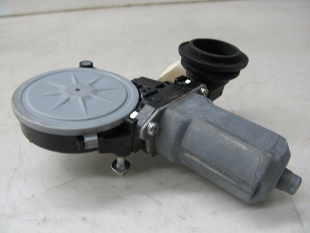 2014-2016 INFINITI Q50 OEM RIGHT FRONT PASSENGER DOOR WINDOW MOTOR