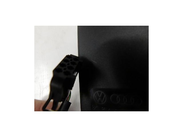 2008-2012 AUDI A4 AVANT WAGON B8 OEM RIGHT FRONT SEAT BELT BUCKLE RECIEVER