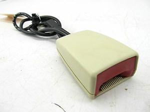 2004-2006 AUDI A8 L QUATTRO D3 OEM RIGHT FRONT SEAT BELT RECEIVER BUCKLE 