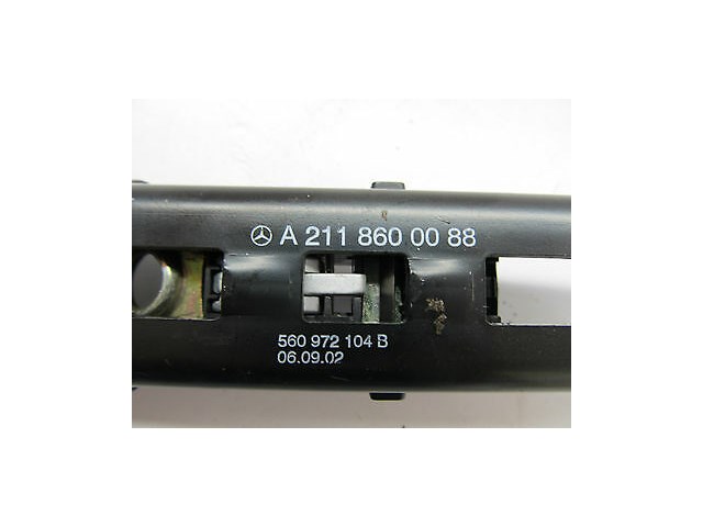 2003-2005 MERCEDES BENZ E320 W211 OEM RIGHT FRONT SEAT BELT HEIGHT ADJUSTER