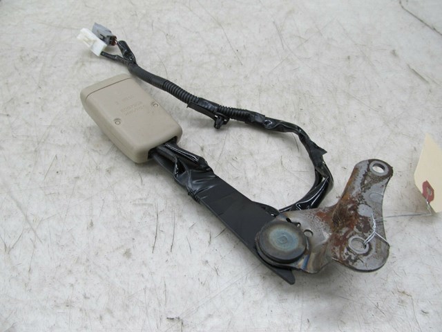 2004-2009 LEXUS RX350 RX330 OEM RIGHT FRONT SEAT BELT BUCKLE 