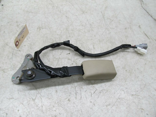 2004-2009 LEXUS RX350 RX330 OEM RIGHT FRONT SEAT BELT BUCKLE 
