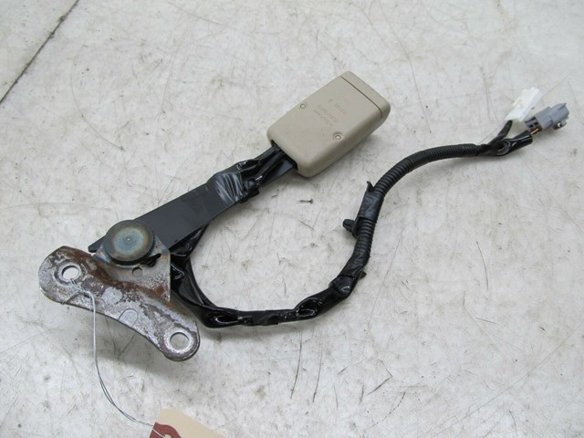 2004-2009 LEXUS RX350 RX330 OEM RIGHT FRONT SEAT BELT BUCKLE 